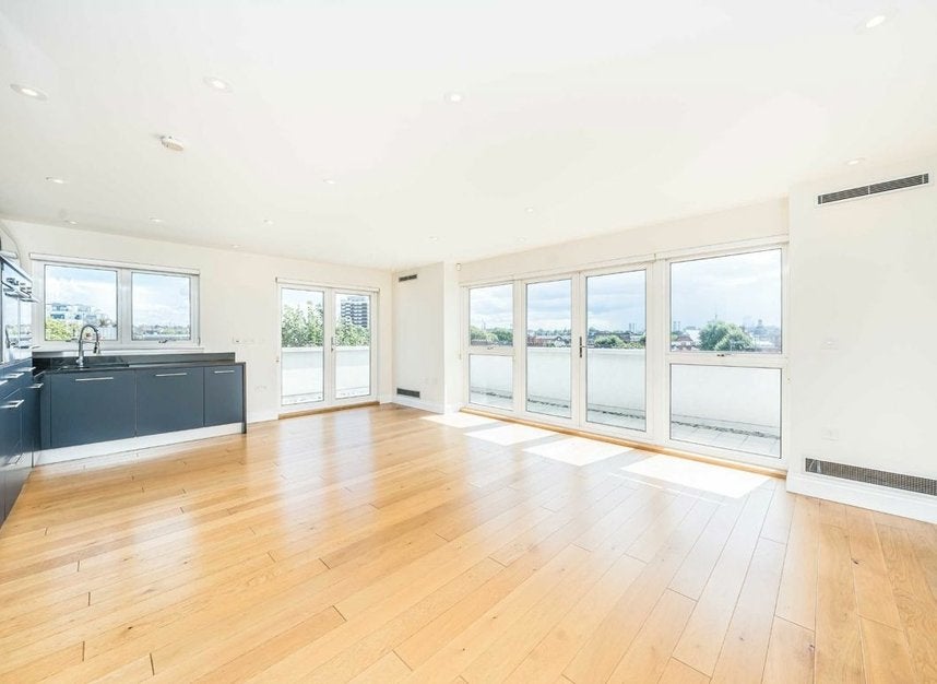 Flat Ryland Road in Greater London