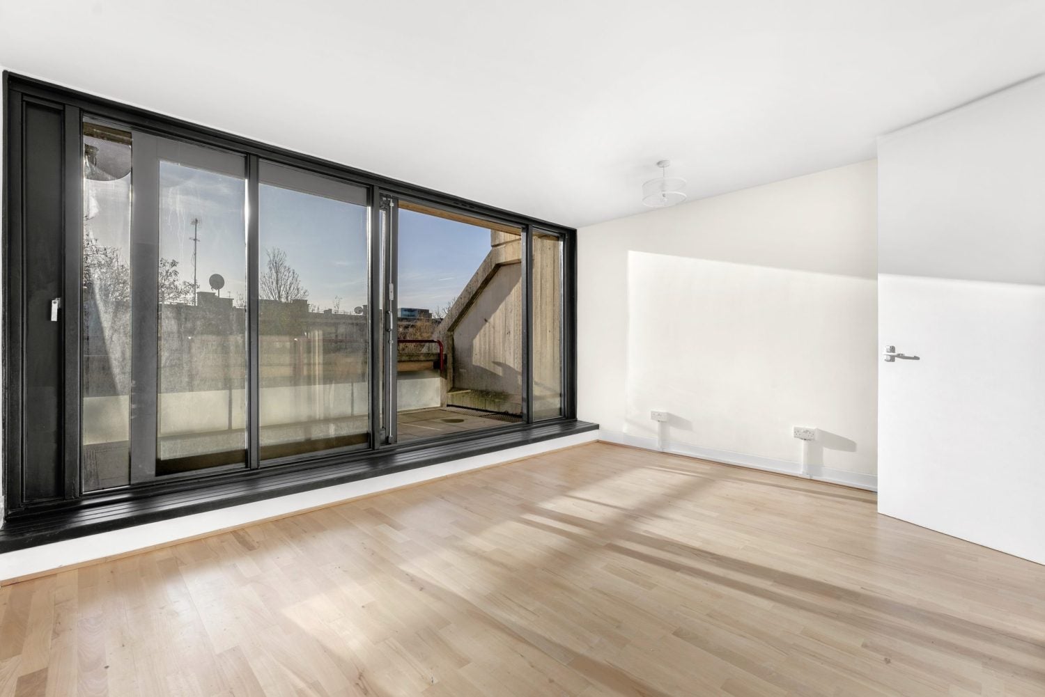 Flat Rowley Way in London