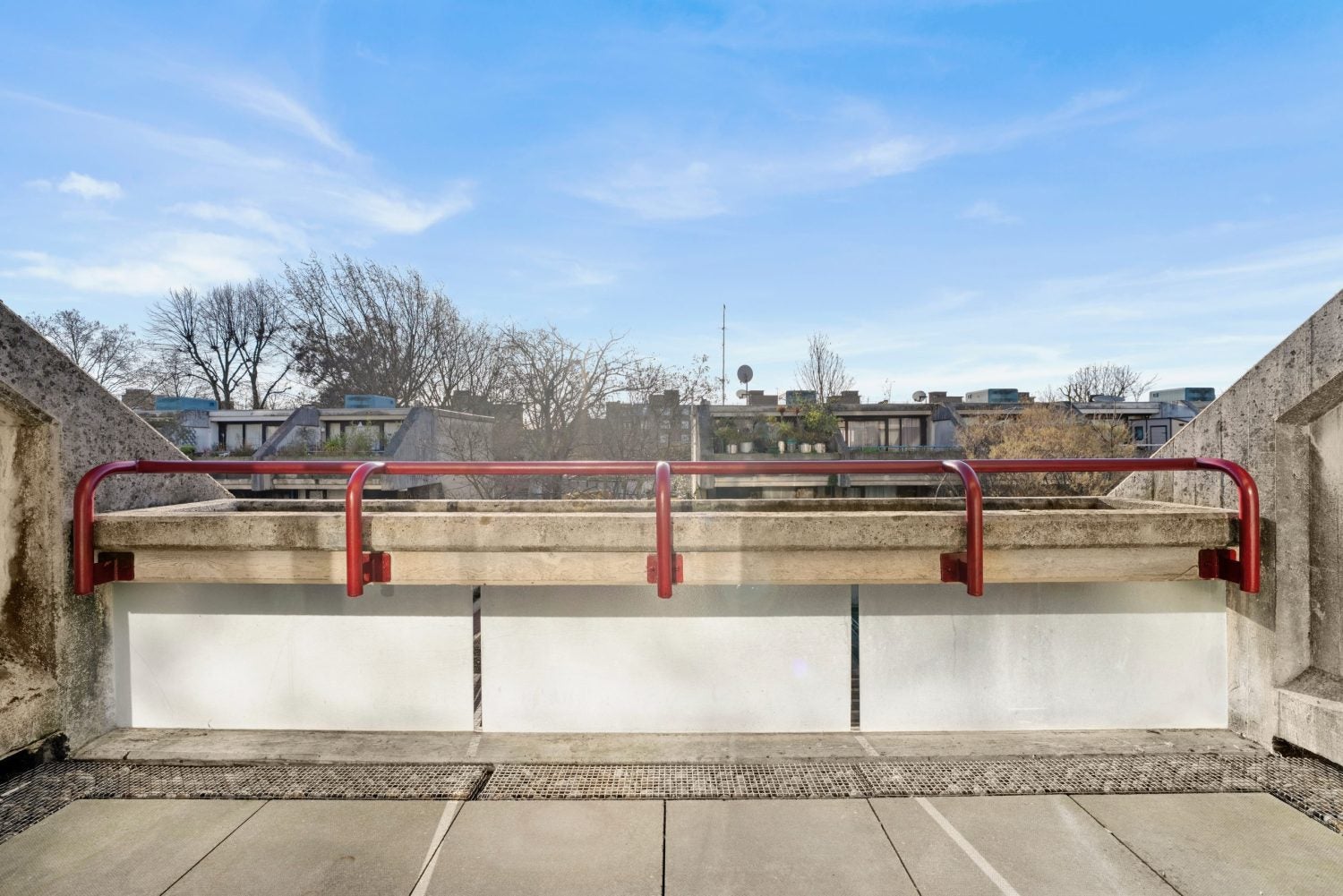 Flat Rowley Way in London