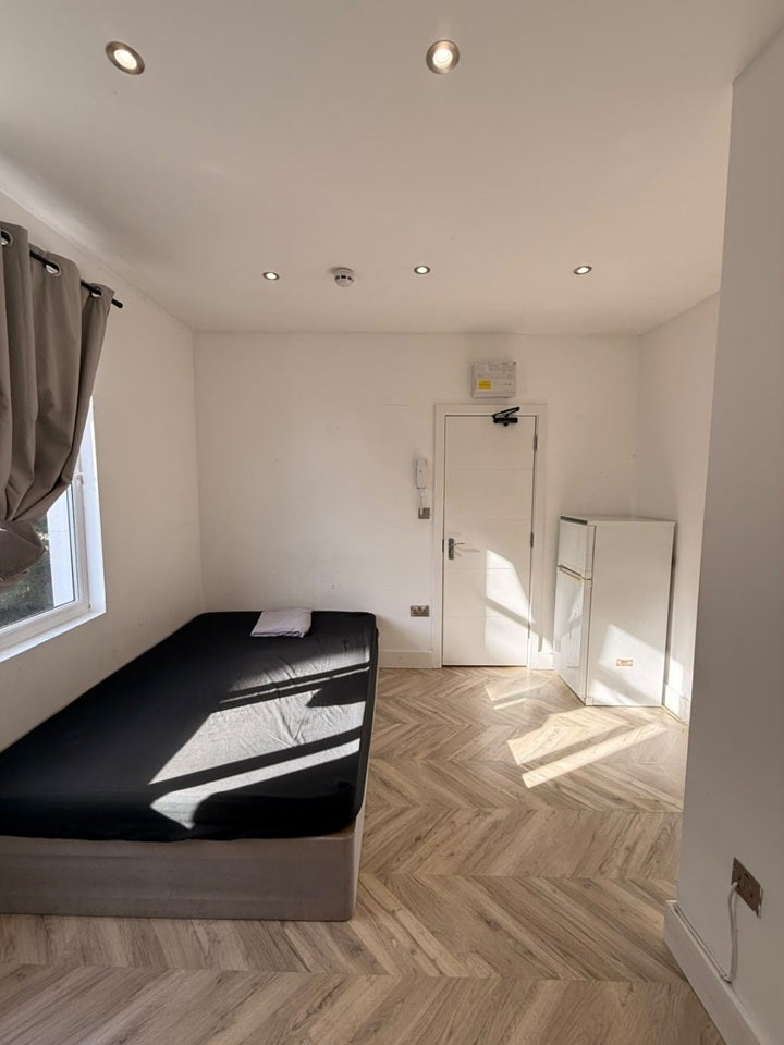 Room Lower Green West in Greater London