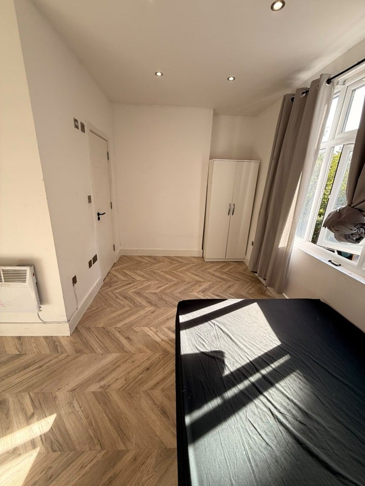 Room Lower Green West in Greater London