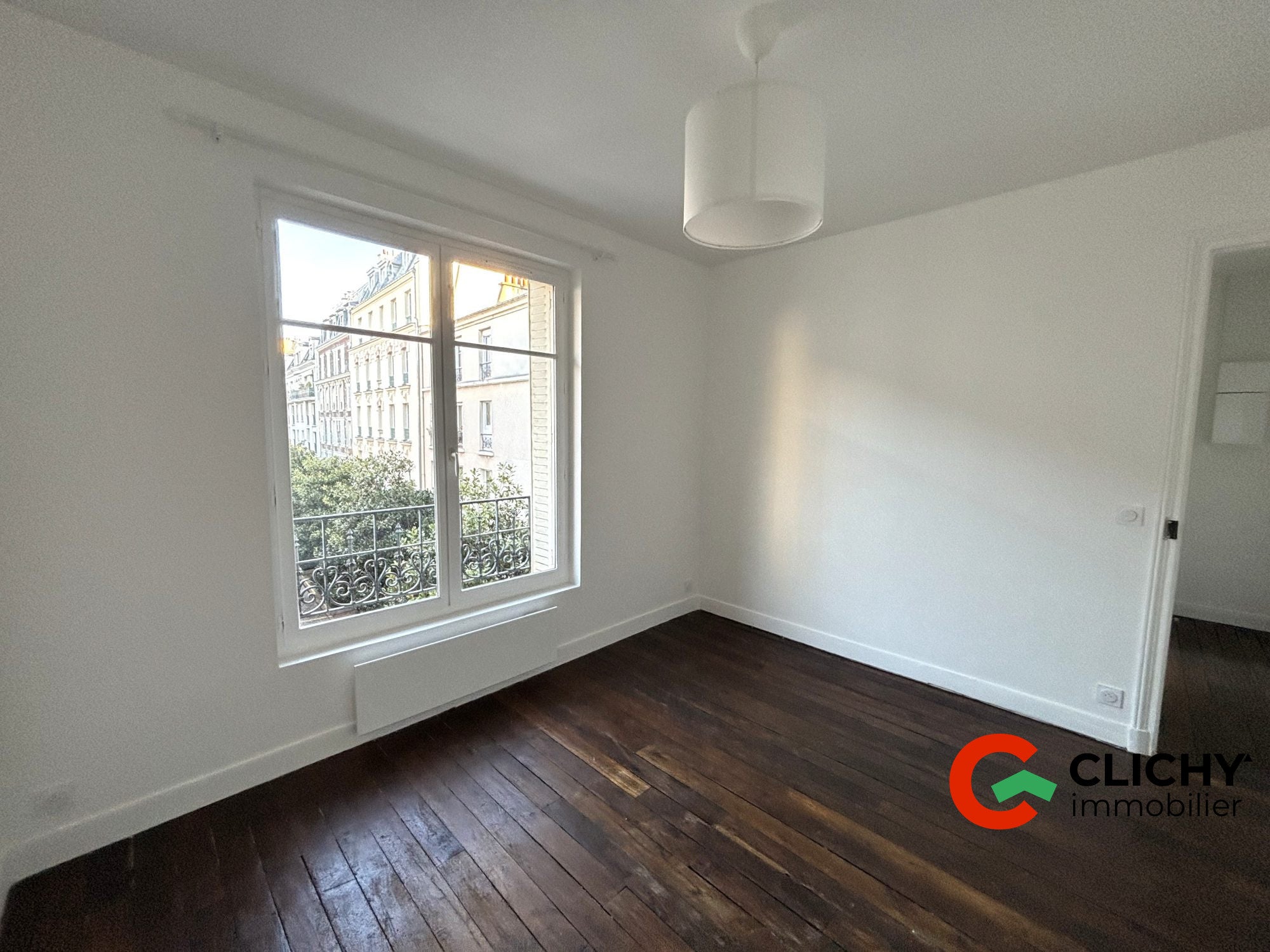 Flat Rue Louis Rouquier in Levallois-Perret