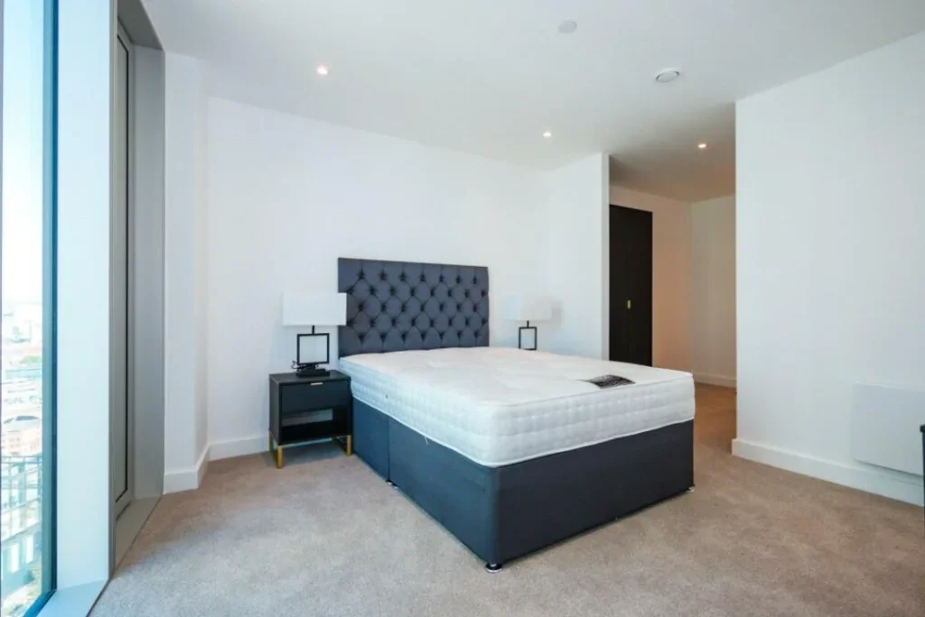 Flat Lyell Street in Greater London
