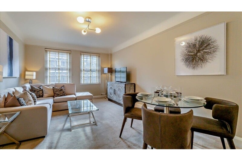 Flat Fulham Road in Greater London