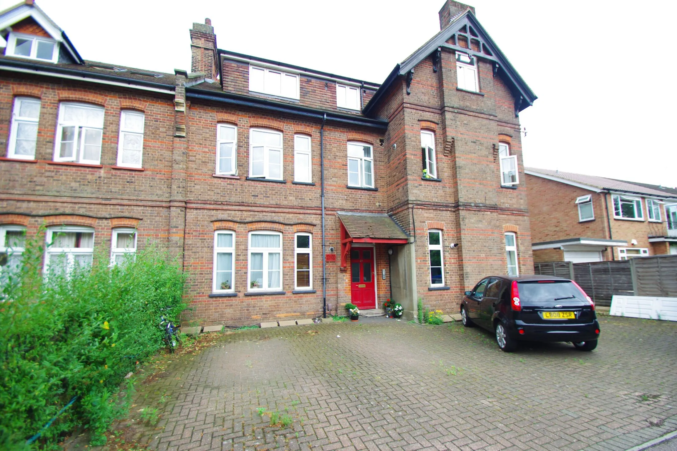 Flat Cole Road in Watford