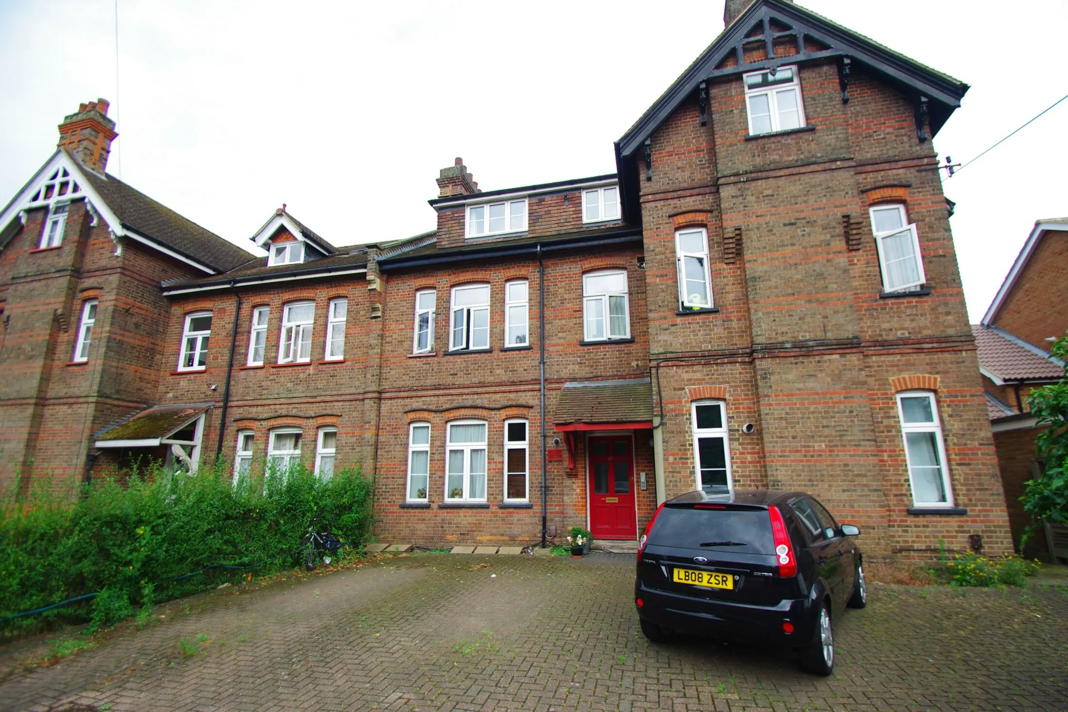 Flat Cole Road in Watford