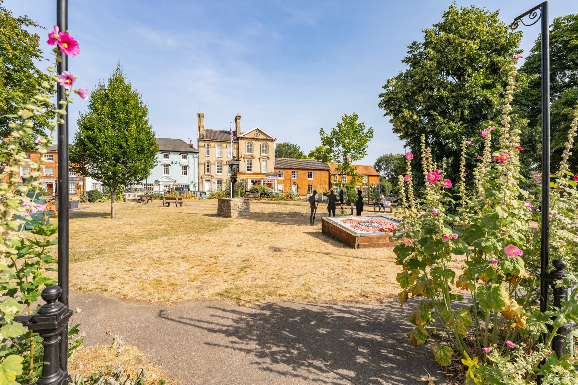 Flat Queens Square in Breckland District