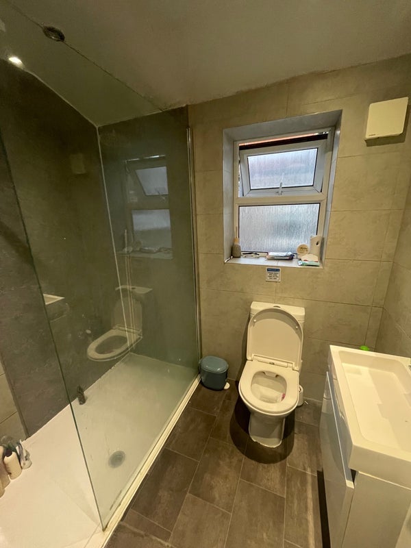 Room Springfield Road in Greater London