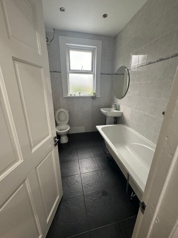 Room Strathyre Avenue in Greater London