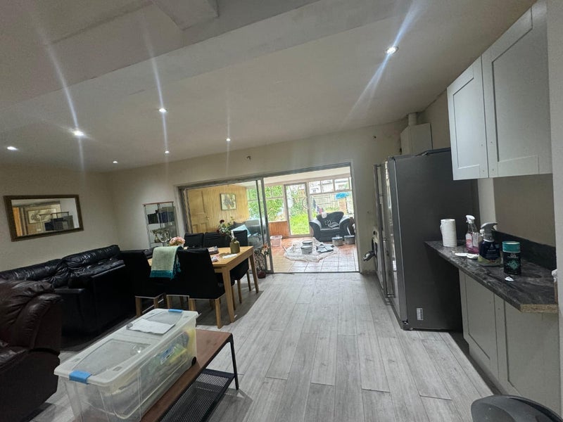 Room Strathyre Avenue in Greater London