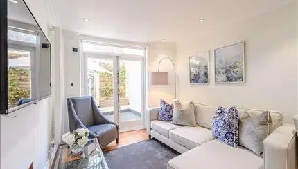 Flat Kensington Gardens Square in City of Westminster