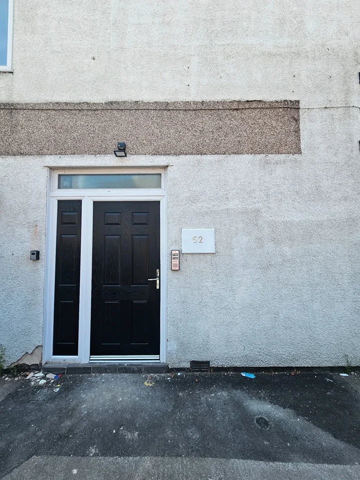 Flat Church Street in Leigh