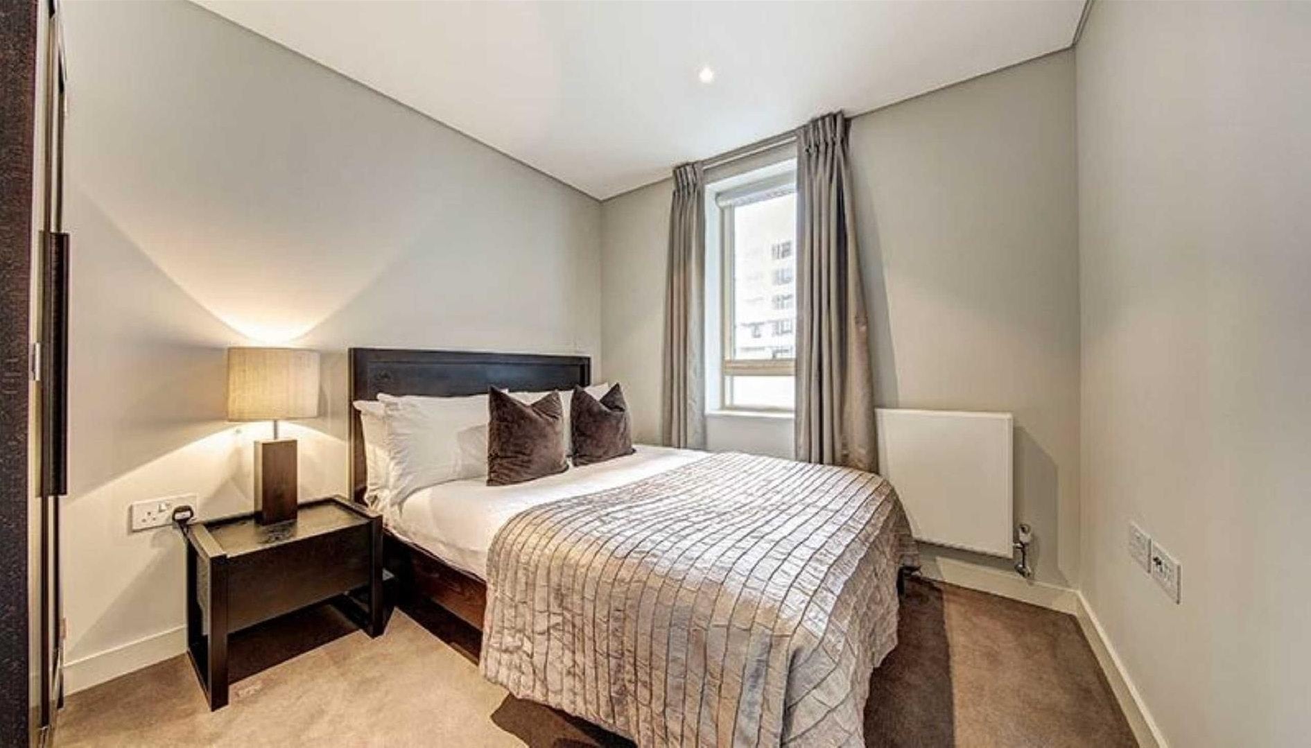 Flat Merchant Square in City of Westminster