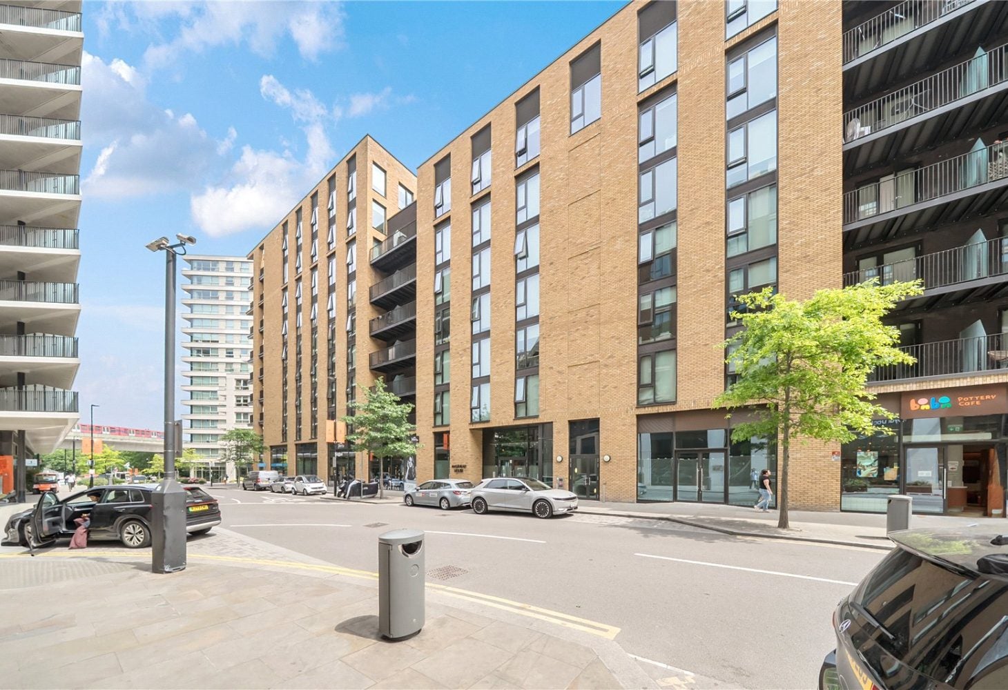 Flat Clipper Street in Greater London