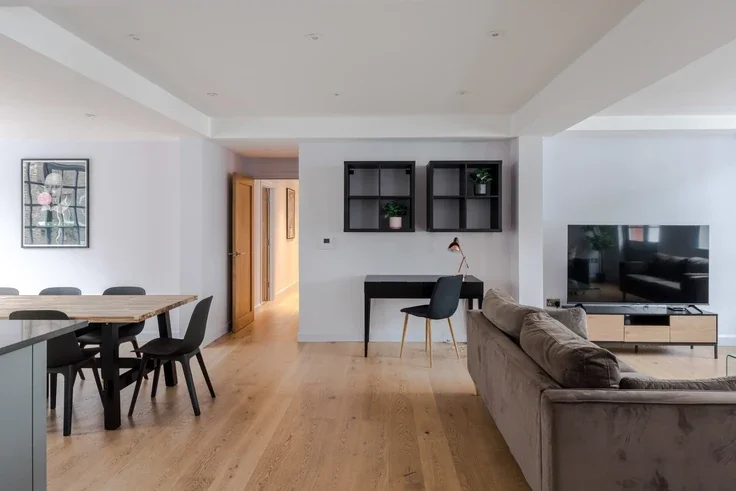 Flat Eyre Street Hill in Greater London
