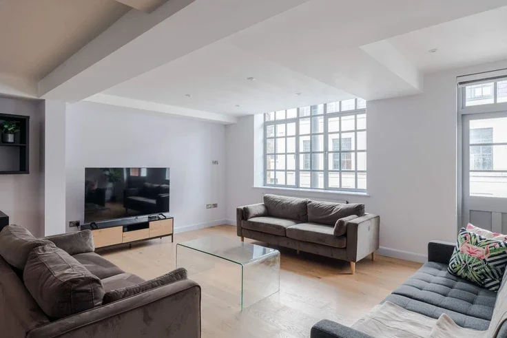 Flat Eyre Street Hill in Greater London