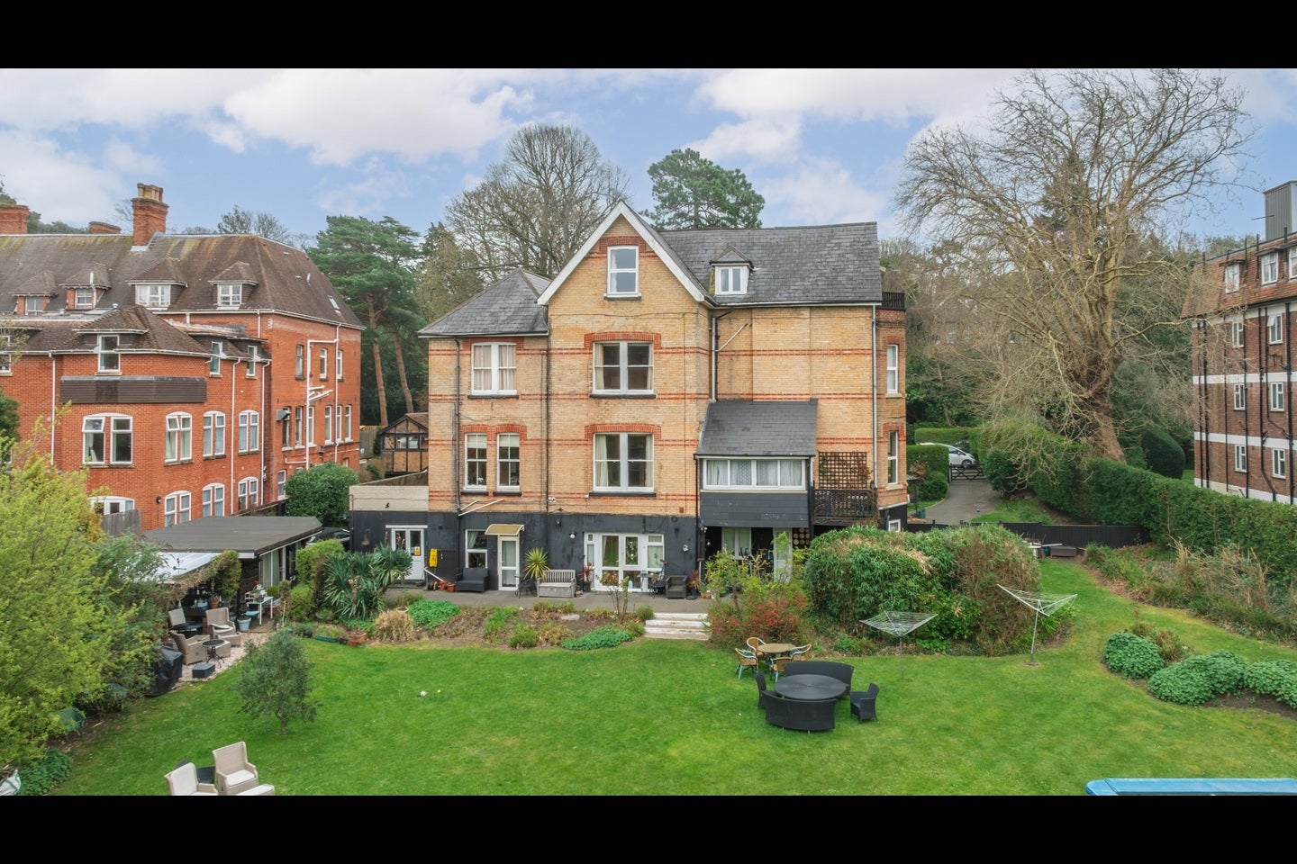 Flat Bodorgan Road in Bournemouth