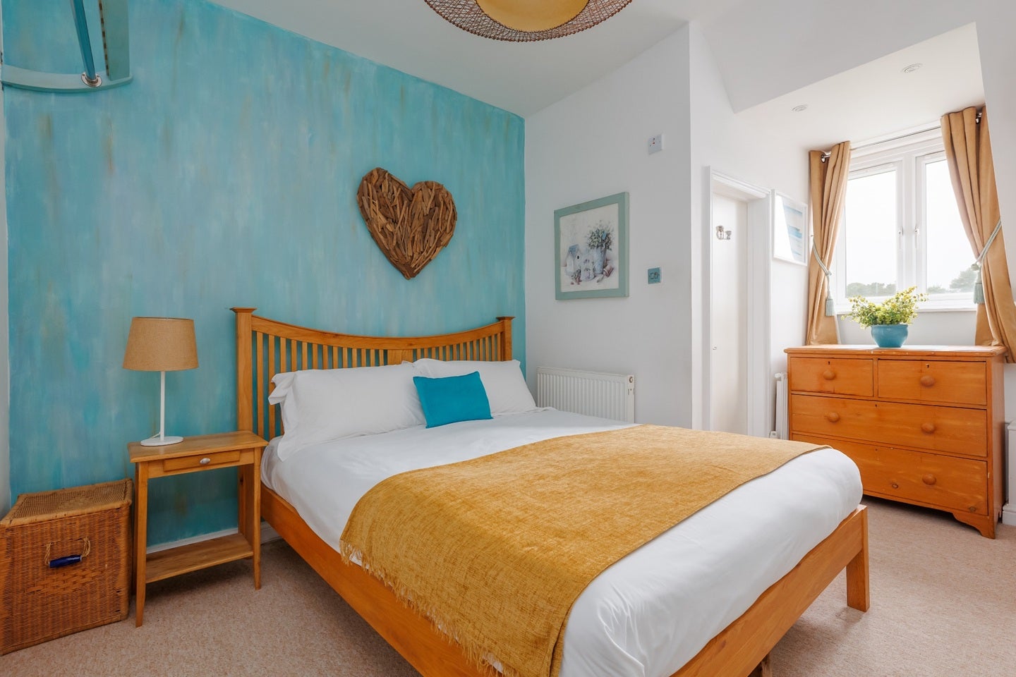 Flat Bodorgan Road in Bournemouth