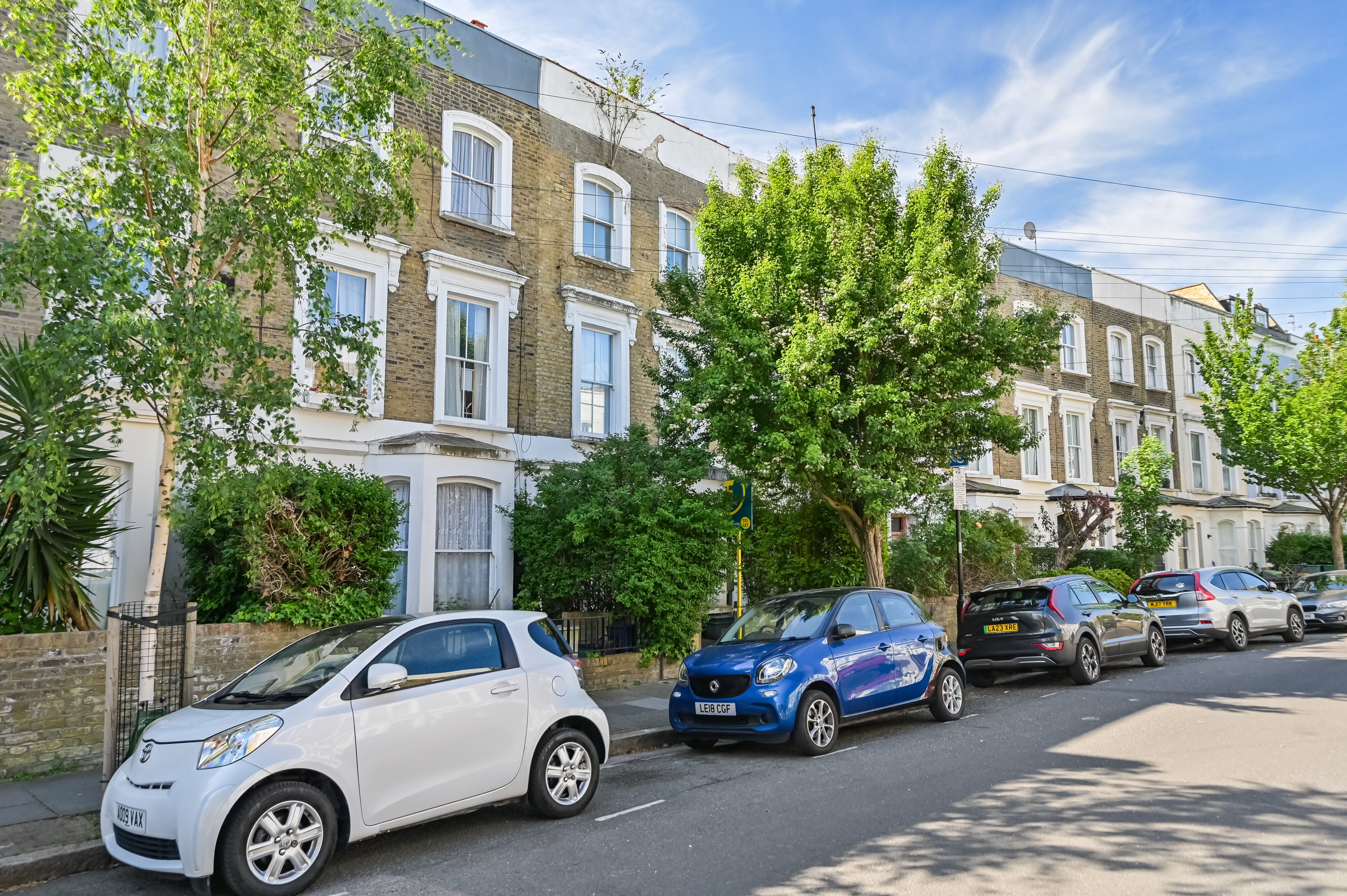 Flat Caedmon Road in Greater London