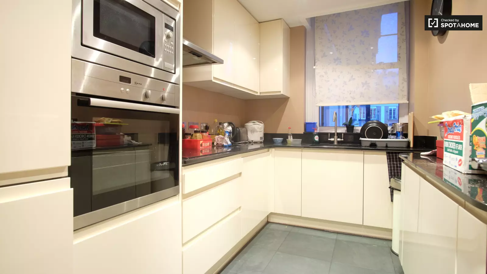 Room Park Road in City of Westminster