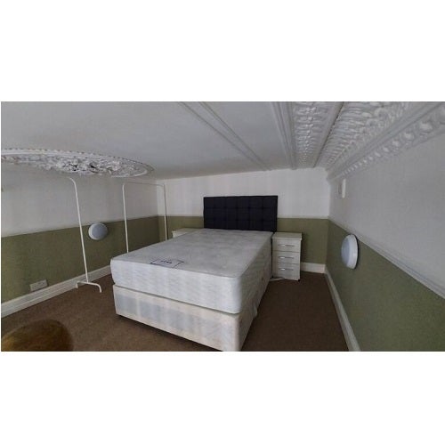 Flat Clanricarde Gardens in Greater London