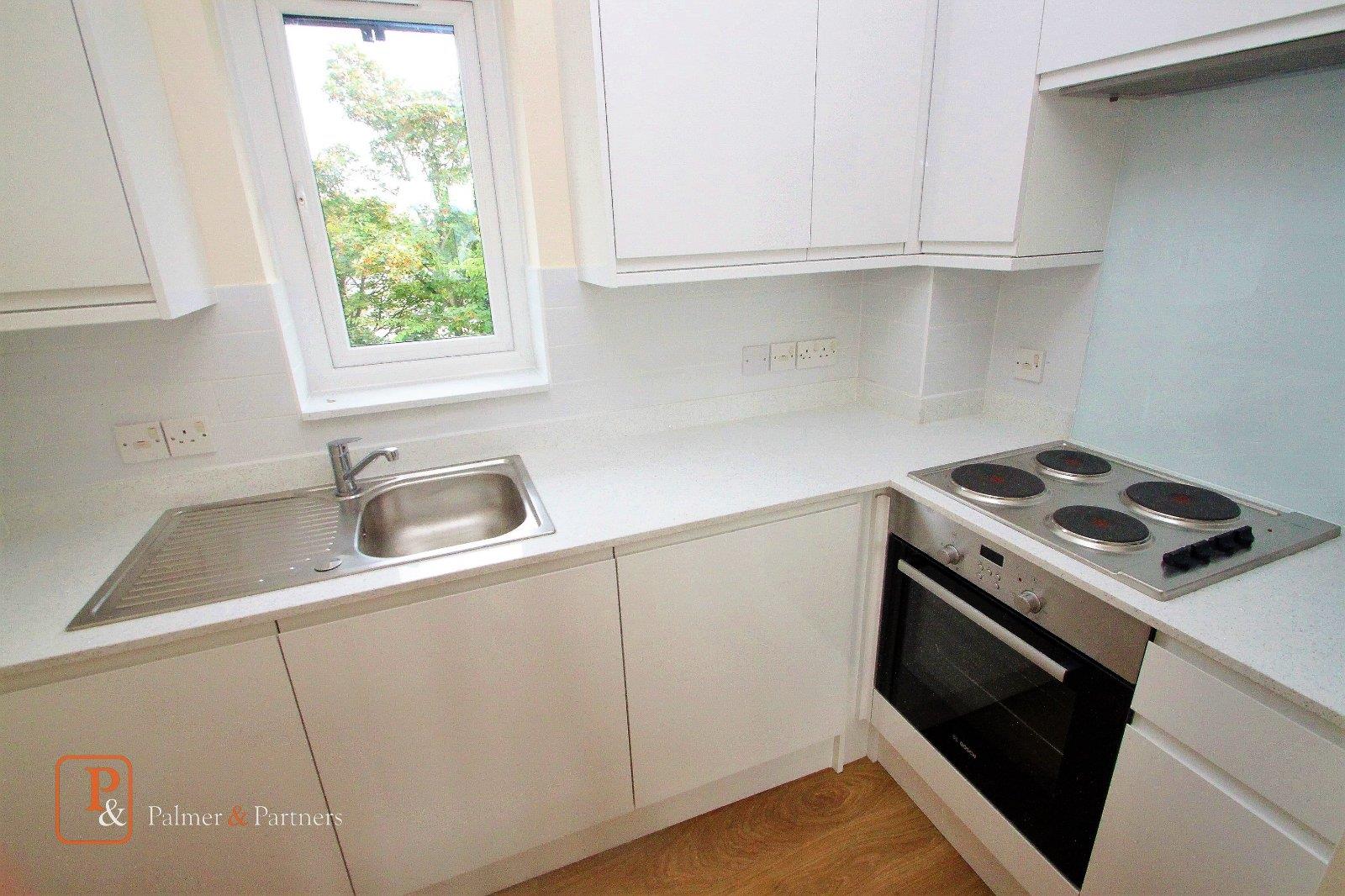 Flat Dale Close in Colchester