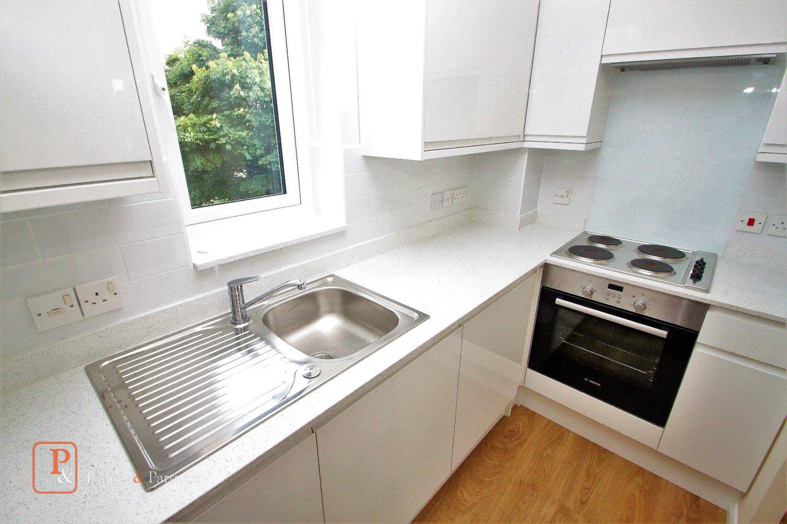 Flat Dale Close in Colchester