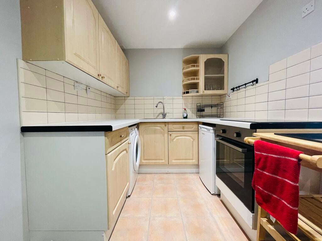 House Mahon Close in Greater London