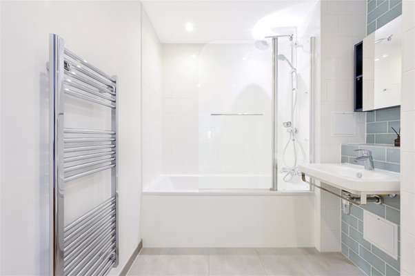 Flat Terry Spinks Place in Greater London