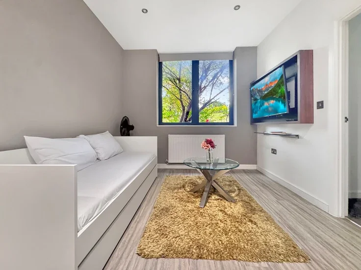Flat H6 Childs Way in Milton Keynes