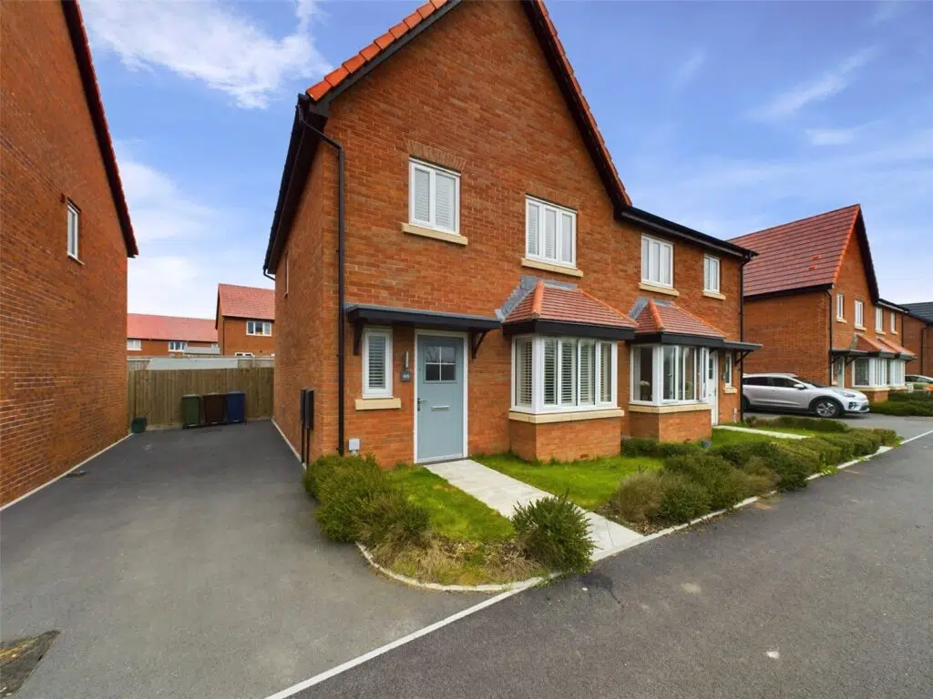 House Milliner Crescent in Tewkesbury