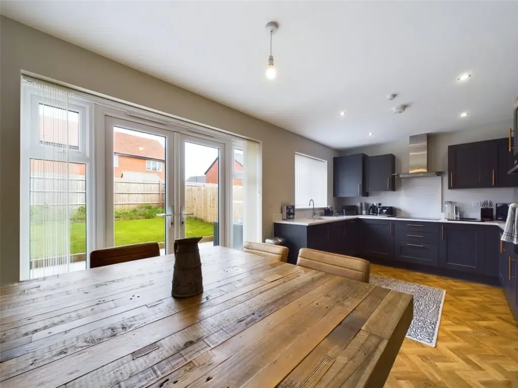 House Milliner Crescent in Tewkesbury
