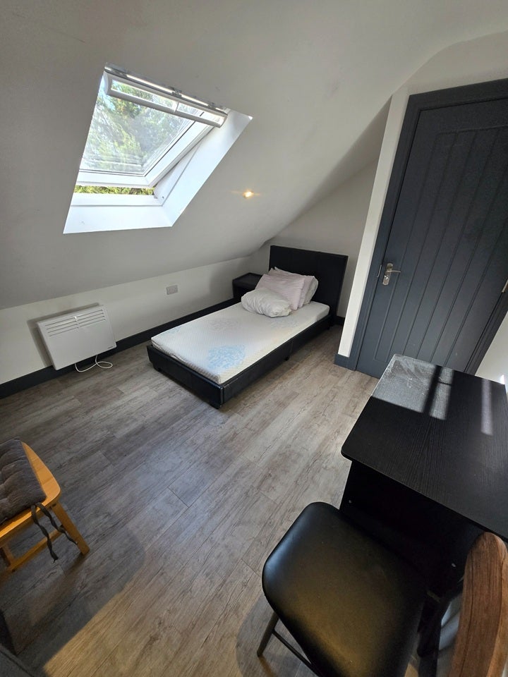 Room Sipson Road in Greater London