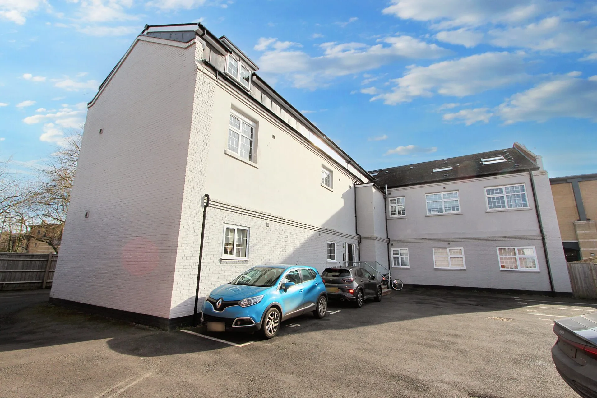 Flat Barker Road in Maidstone