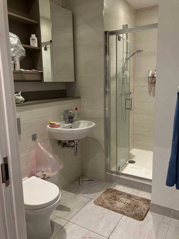 Room Barry Blandford Way in Greater London