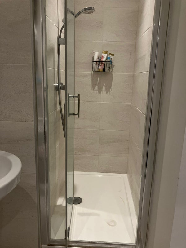 Room Barry Blandford Way in Greater London