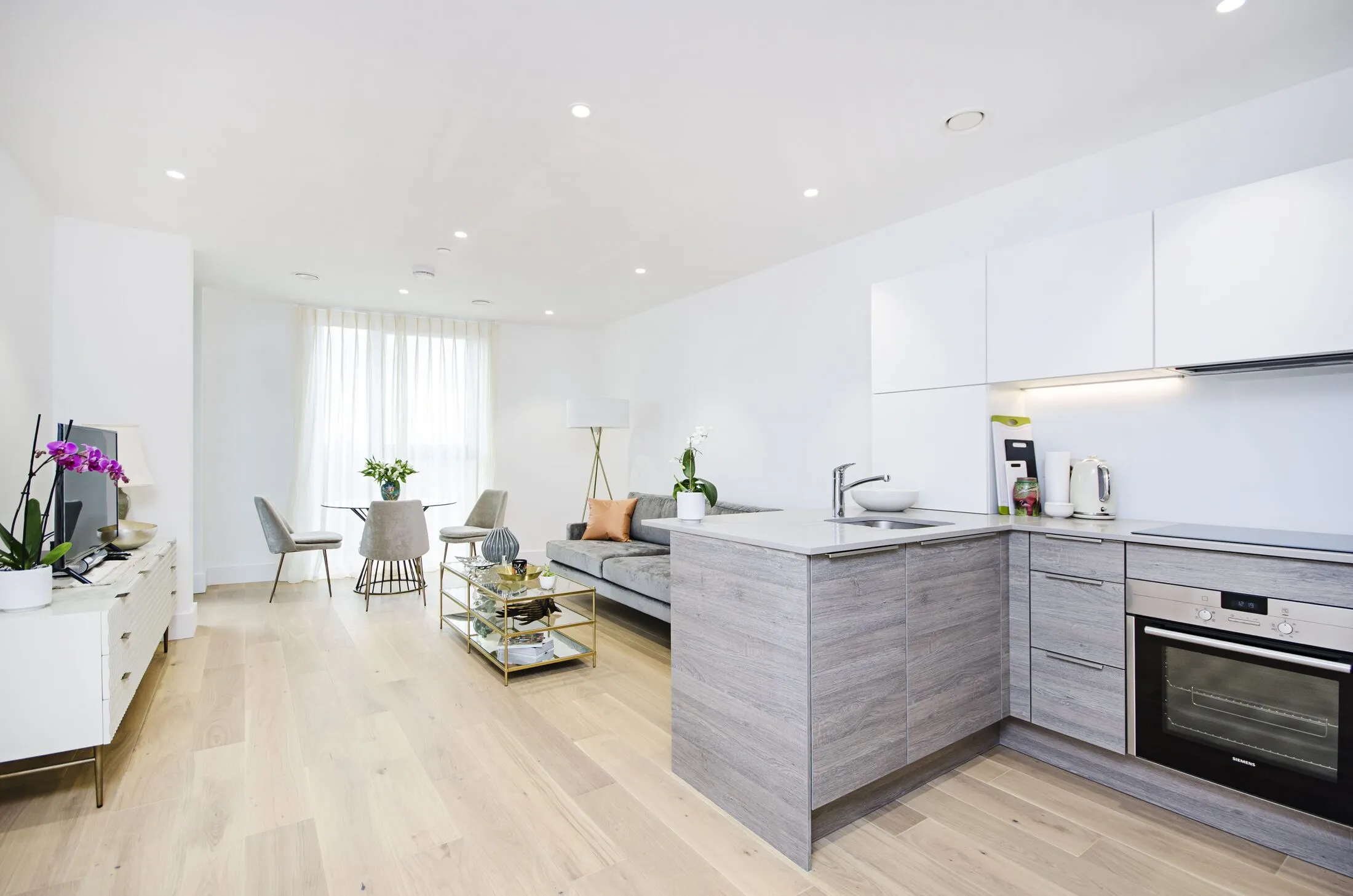 Flat Kingsland High Street in Greater London