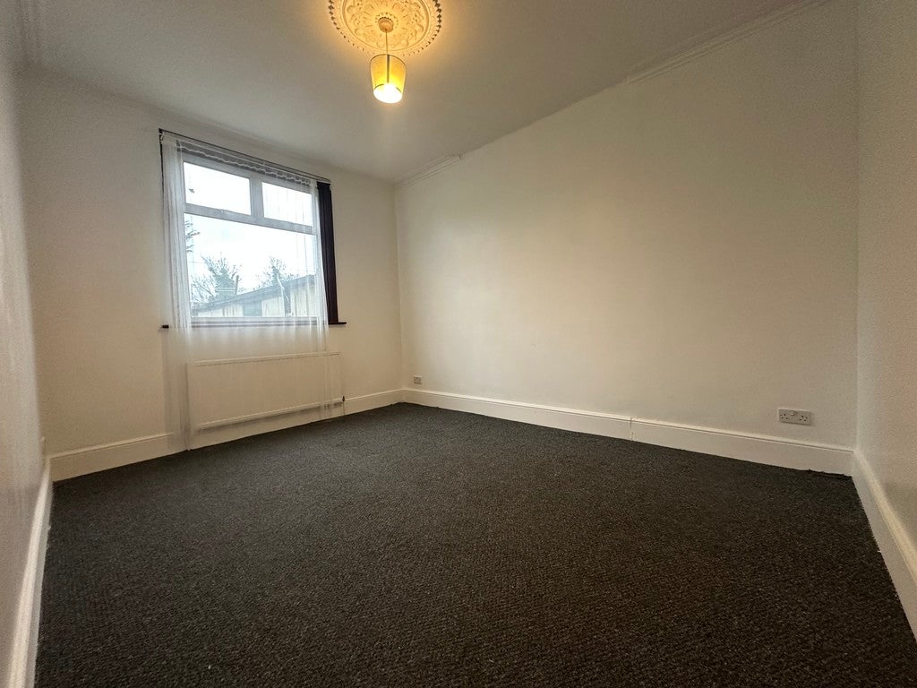 Flat Felbrigge Road in Greater London