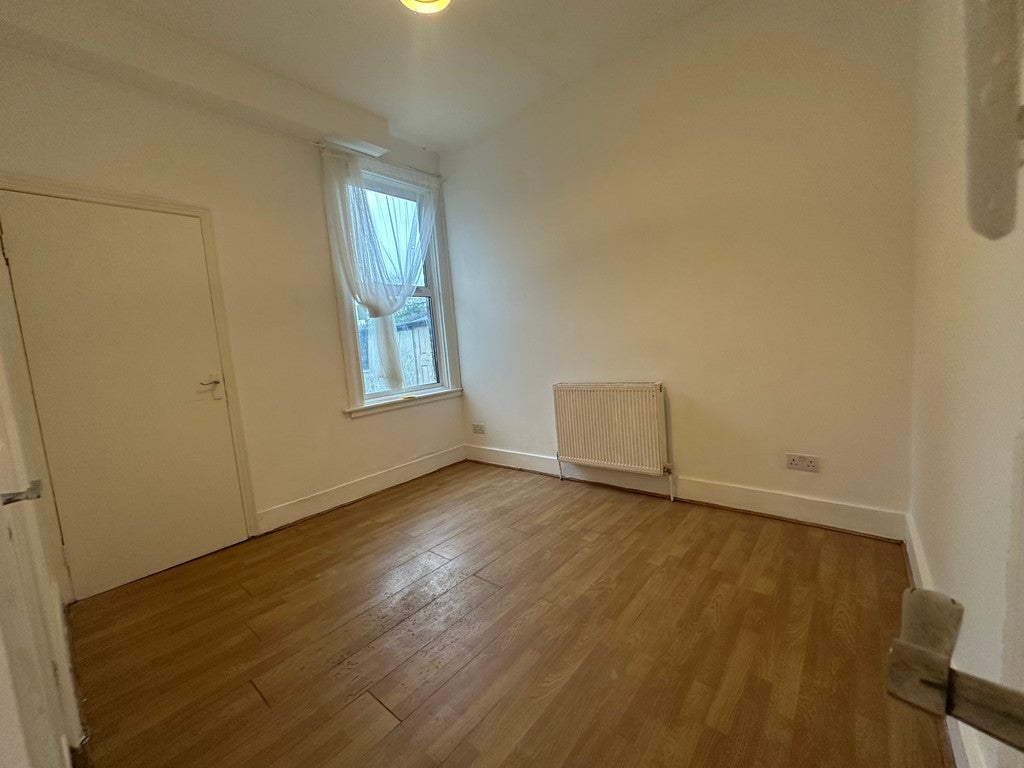 Flat Felbrigge Road in Greater London