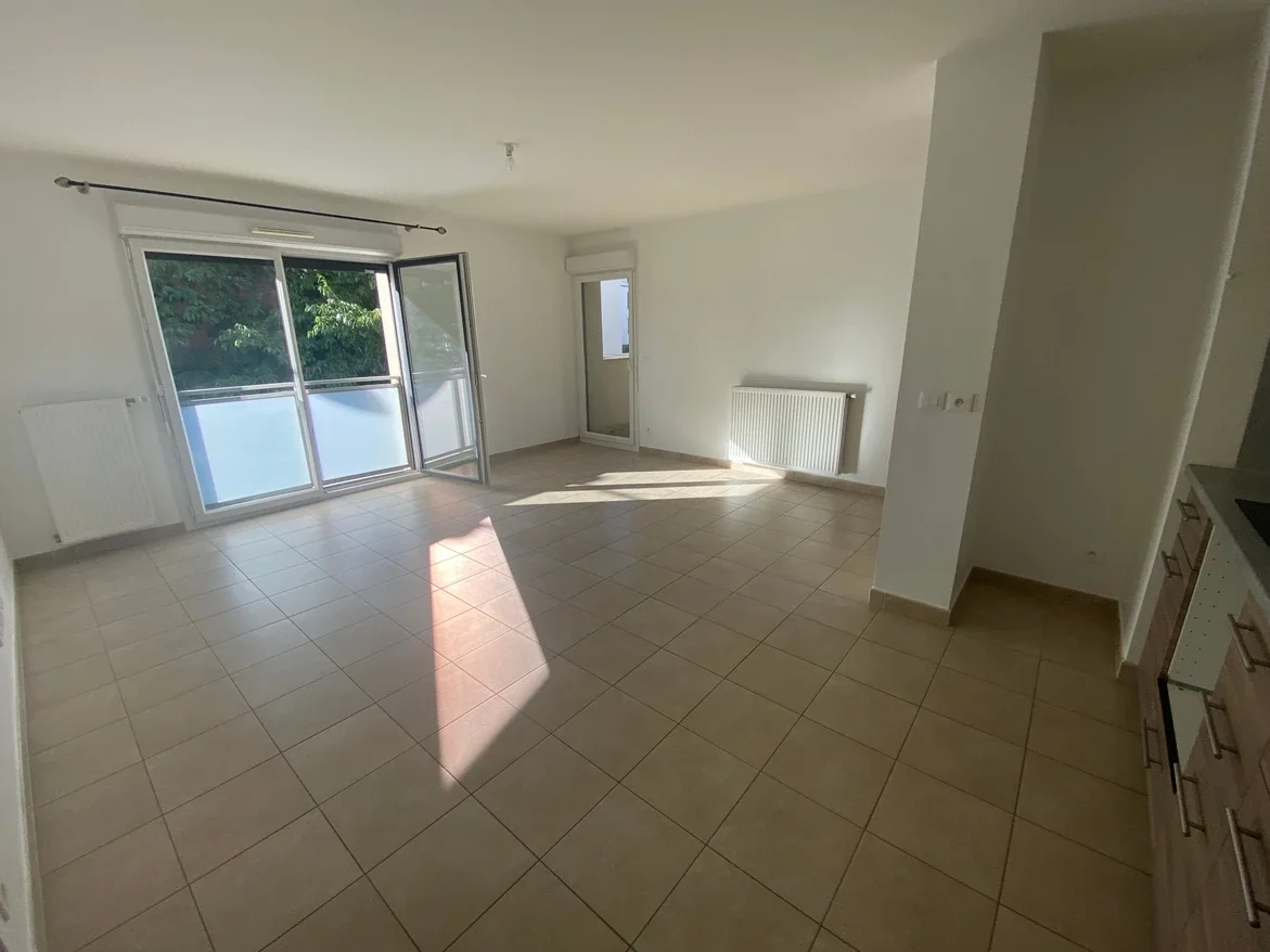 Flat Rue Garibaldi in Sathonay-Camp