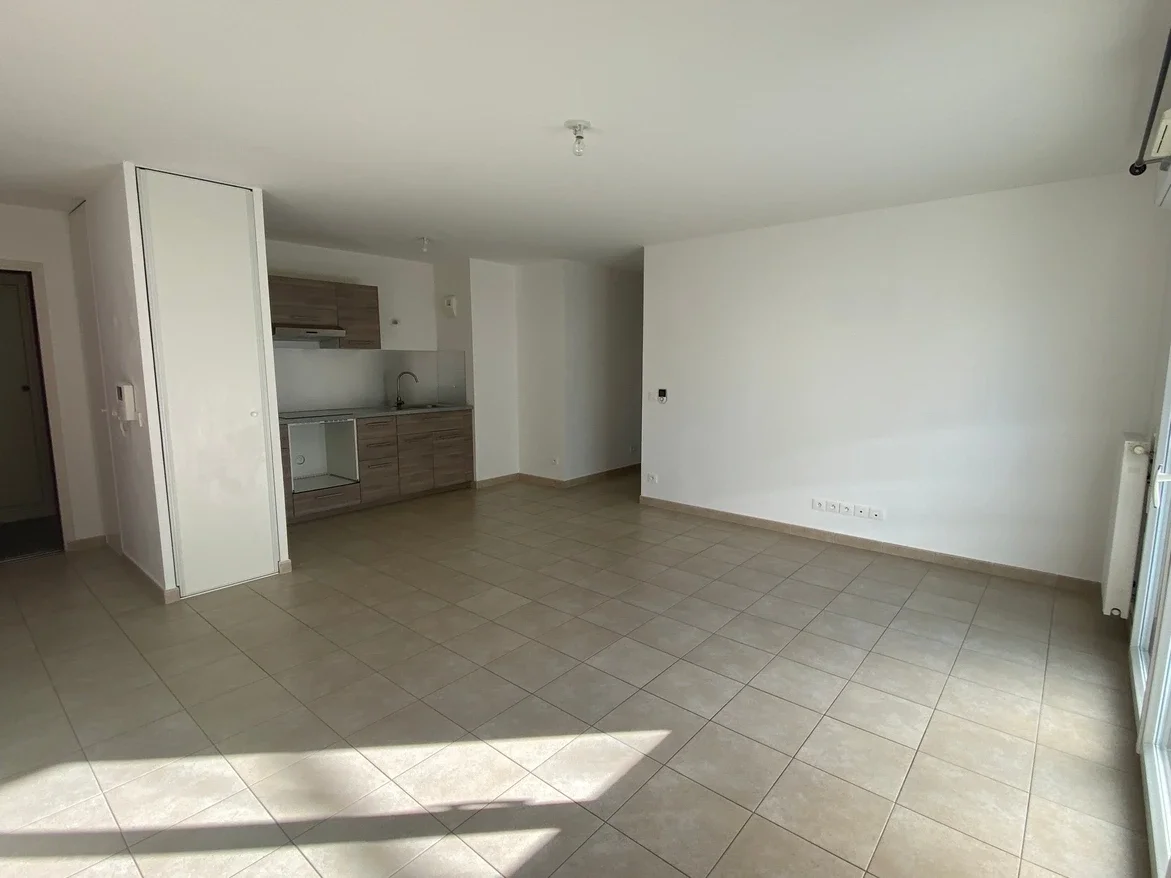 Flat Rue Garibaldi in Sathonay-Camp