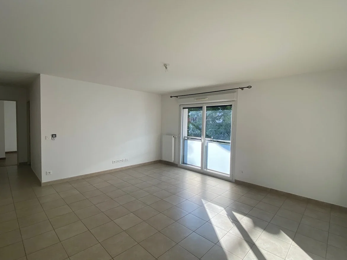 Flat Rue Garibaldi in Sathonay-Camp