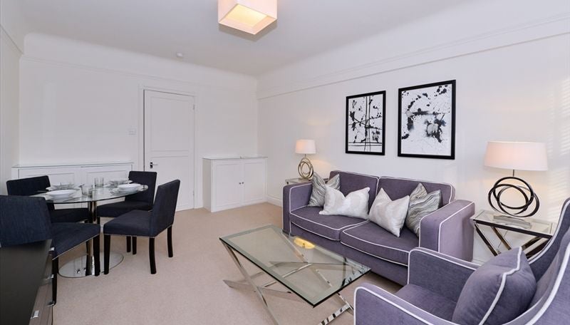 Flat Lucan Place in Greater London