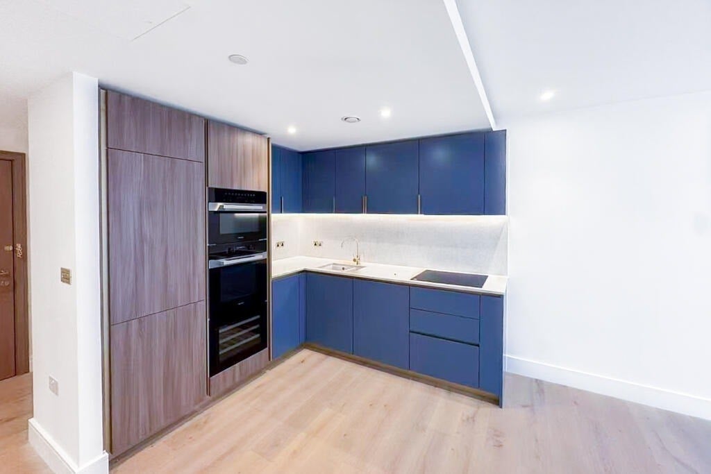 Flat Parrs Close in London