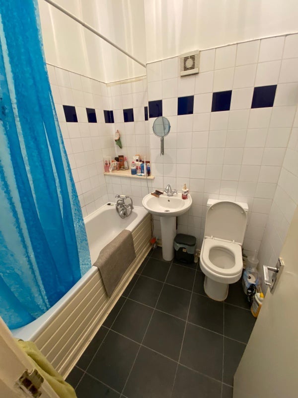 Room Carnarvon Street in Glasgow