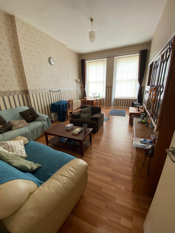 Room Carnarvon Street in Glasgow