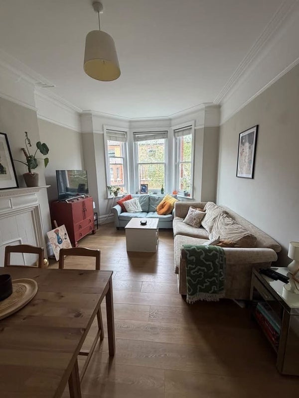 Room South Island Place in Greater London