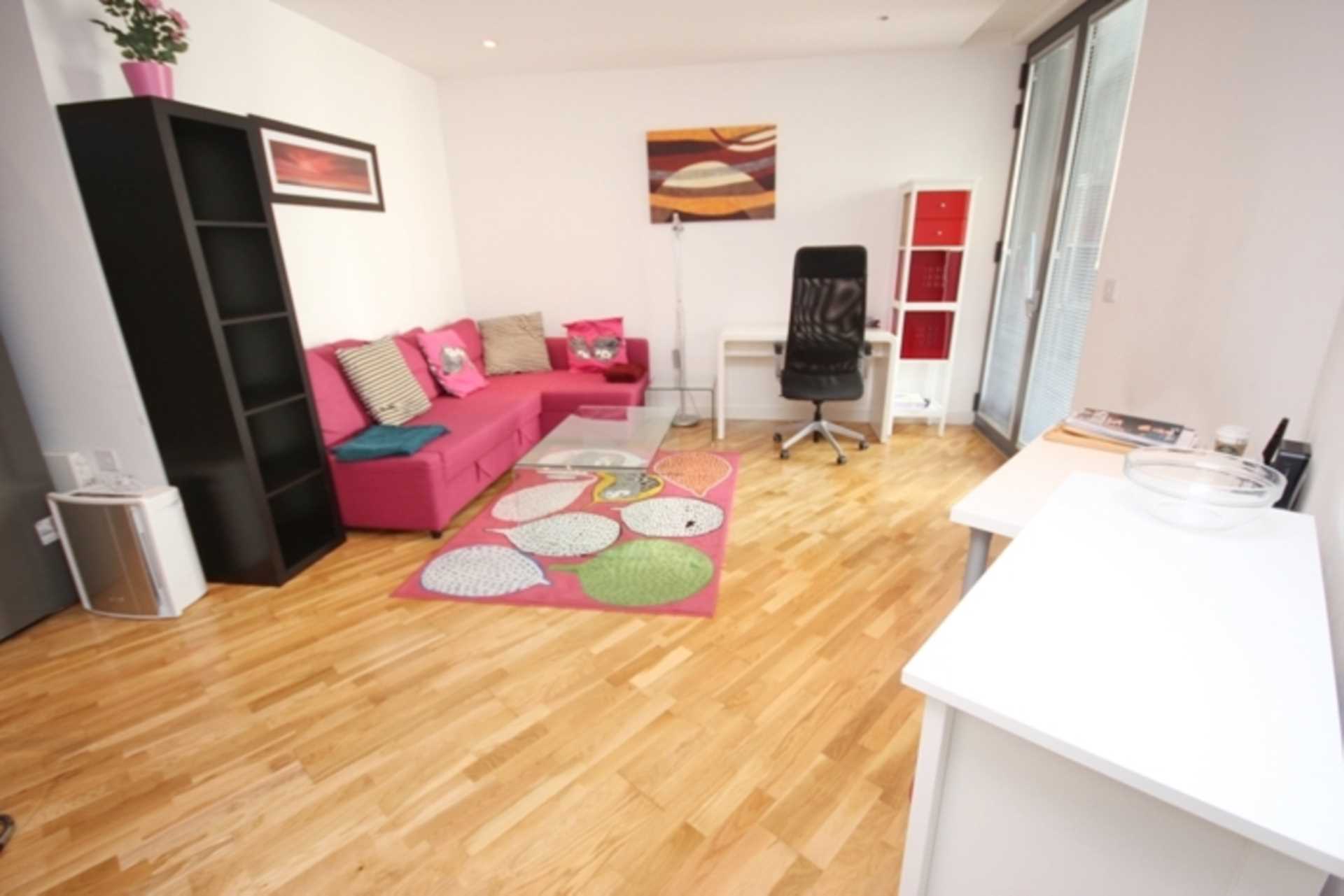 Flat Piccadilly Place in Manchester