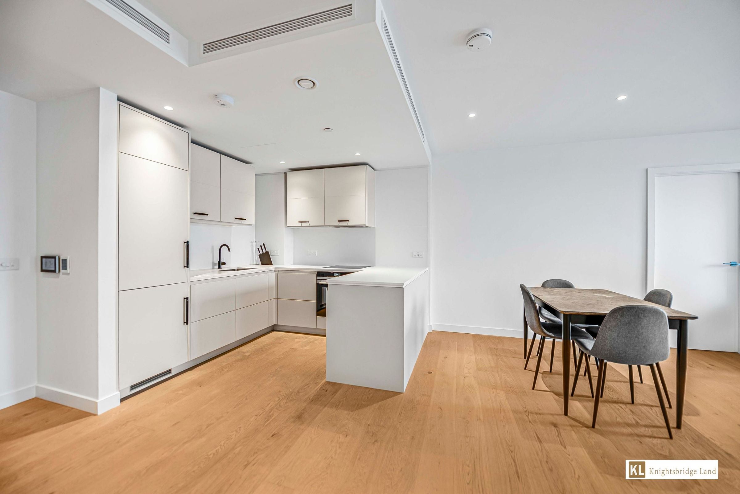 Flat Gough Street in Greater London