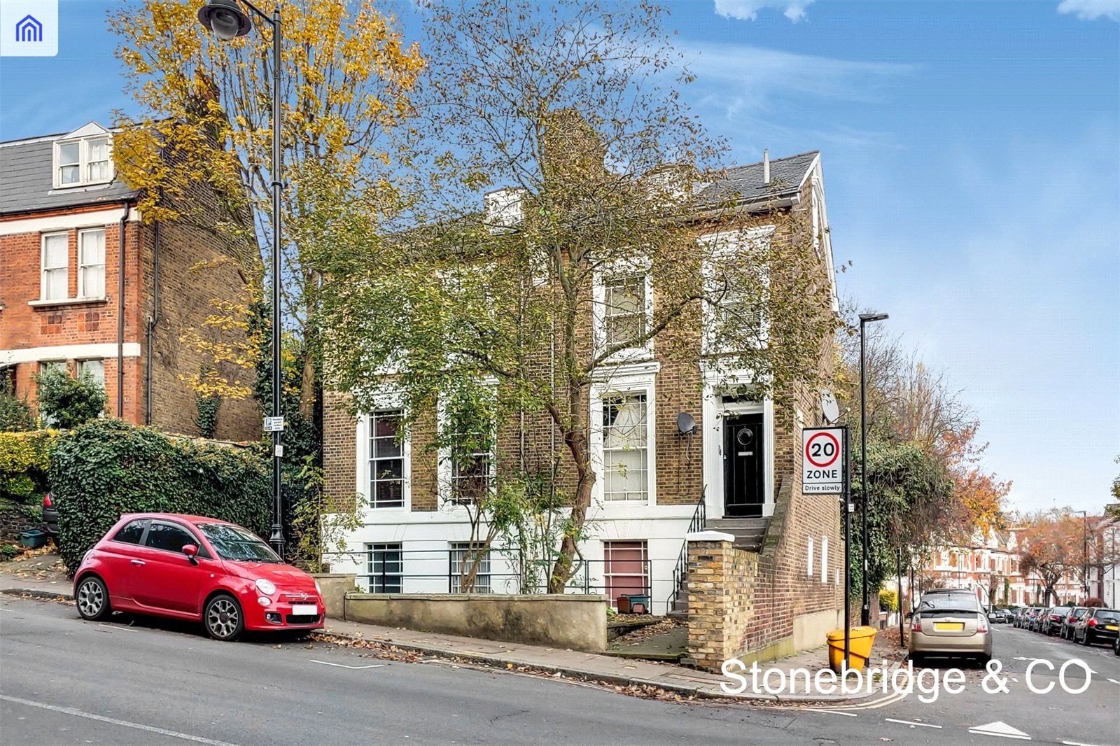 Flat Highgate Hill in Greater London